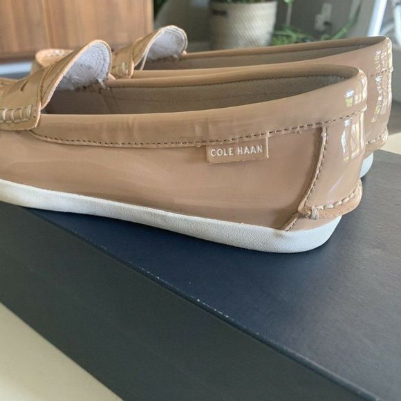 Cole Haan Beige Patent Loafer D42845‎ Pinch Weekend - Picture 4 of 6
